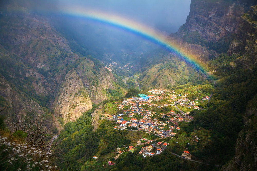Vila pequena na Madeira, Curral das Freiras - Living Tours
